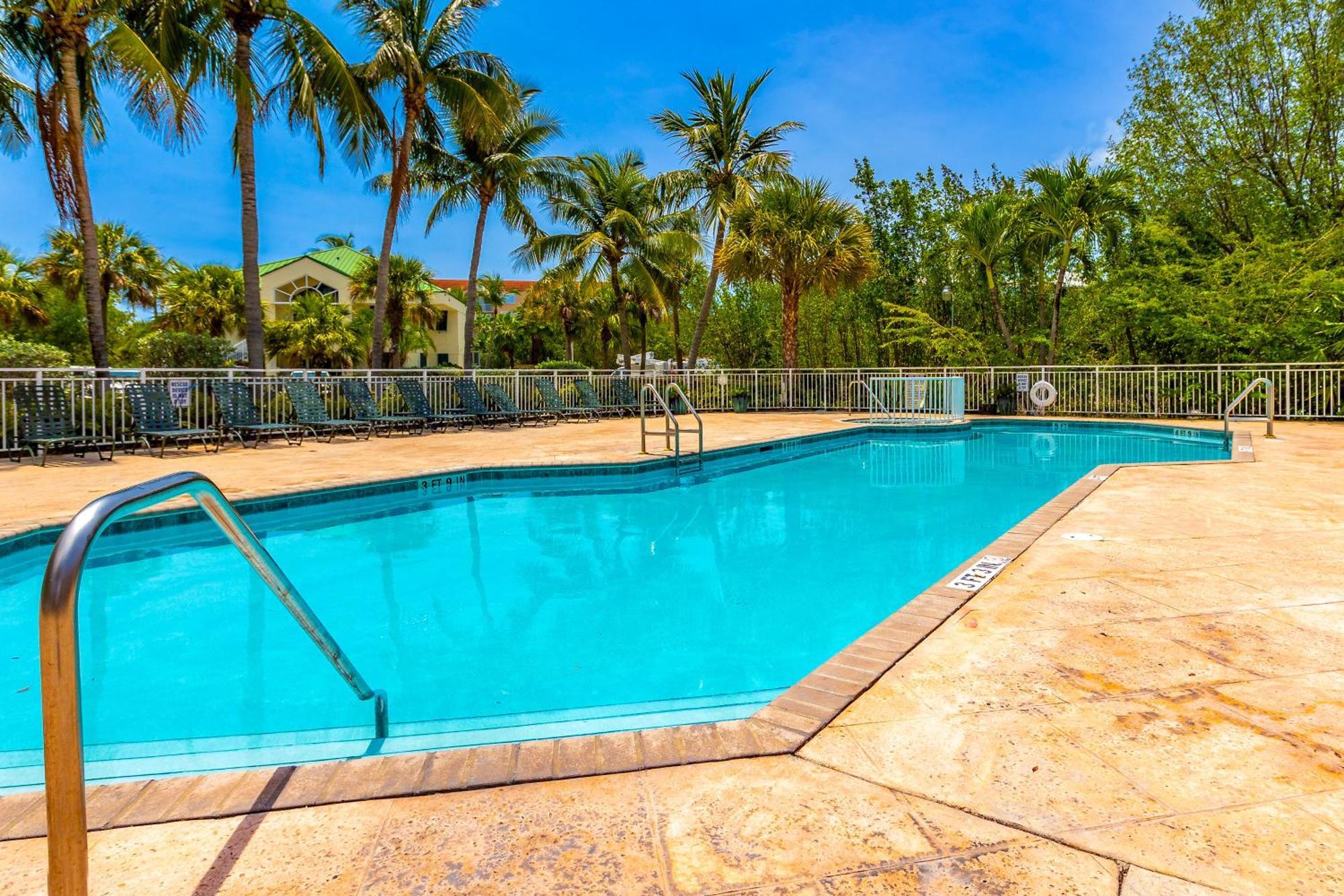 Sunrise Suites Big Kahuna Suite #202 Ки-Уэст Номер фото